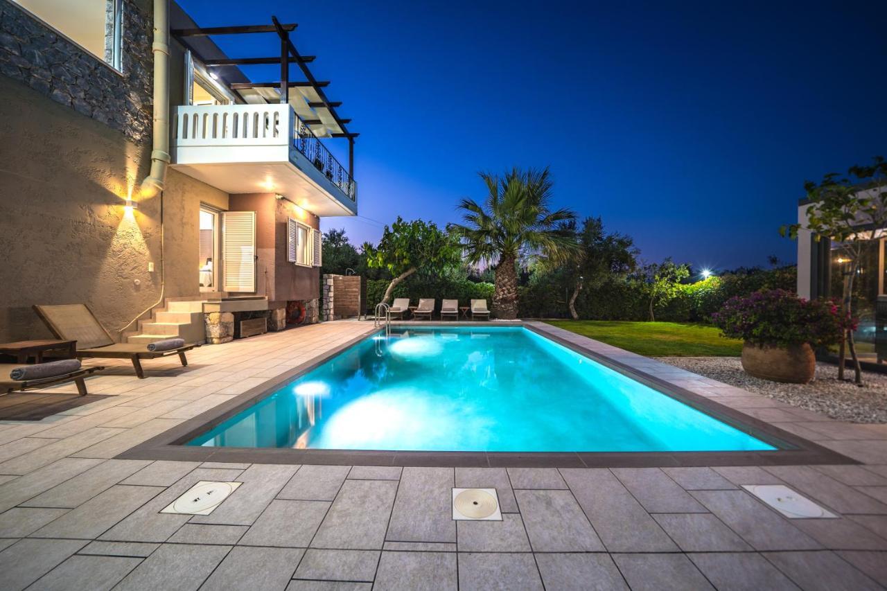 Petronila Luxury Villa With Heated Private Pool กิสเซมอส ภายนอก รูปภาพ