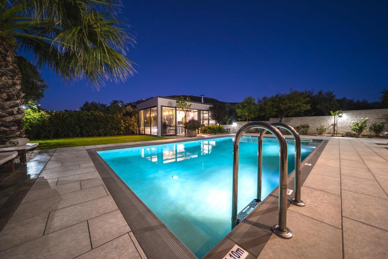 Petronila Luxury Villa With Heated Private Pool กิสเซมอส ภายนอก รูปภาพ